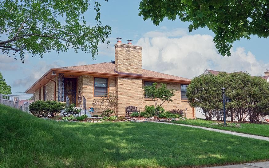 Mid-Century Modern: 5408 11th Avenue S in Minneapolis (Hale)—a property defined by its 3 Bed • 3 Bath • 2,463 SqFt.