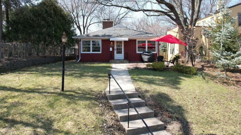 Bryn Mawr Gem: 1424 Lakeview Avenue S in Minneapolis (Bryn Mawr)—a property defined by its 2 Bed • 2 Bath • 1,472 SqFt.